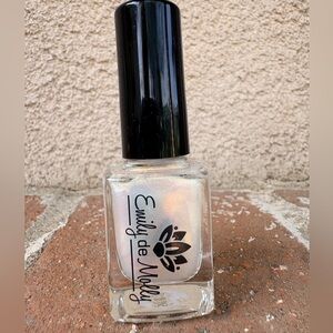Emily de Molly “All the Feelings 2.0” polish
